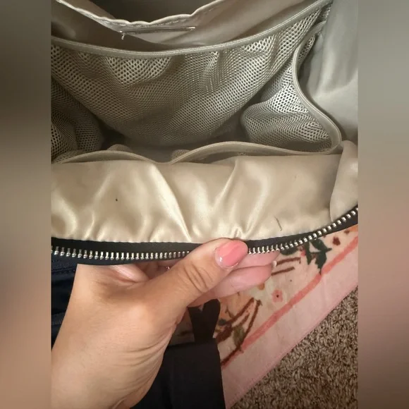 Lululemon New Parent Backpack - Picture 8 of 8